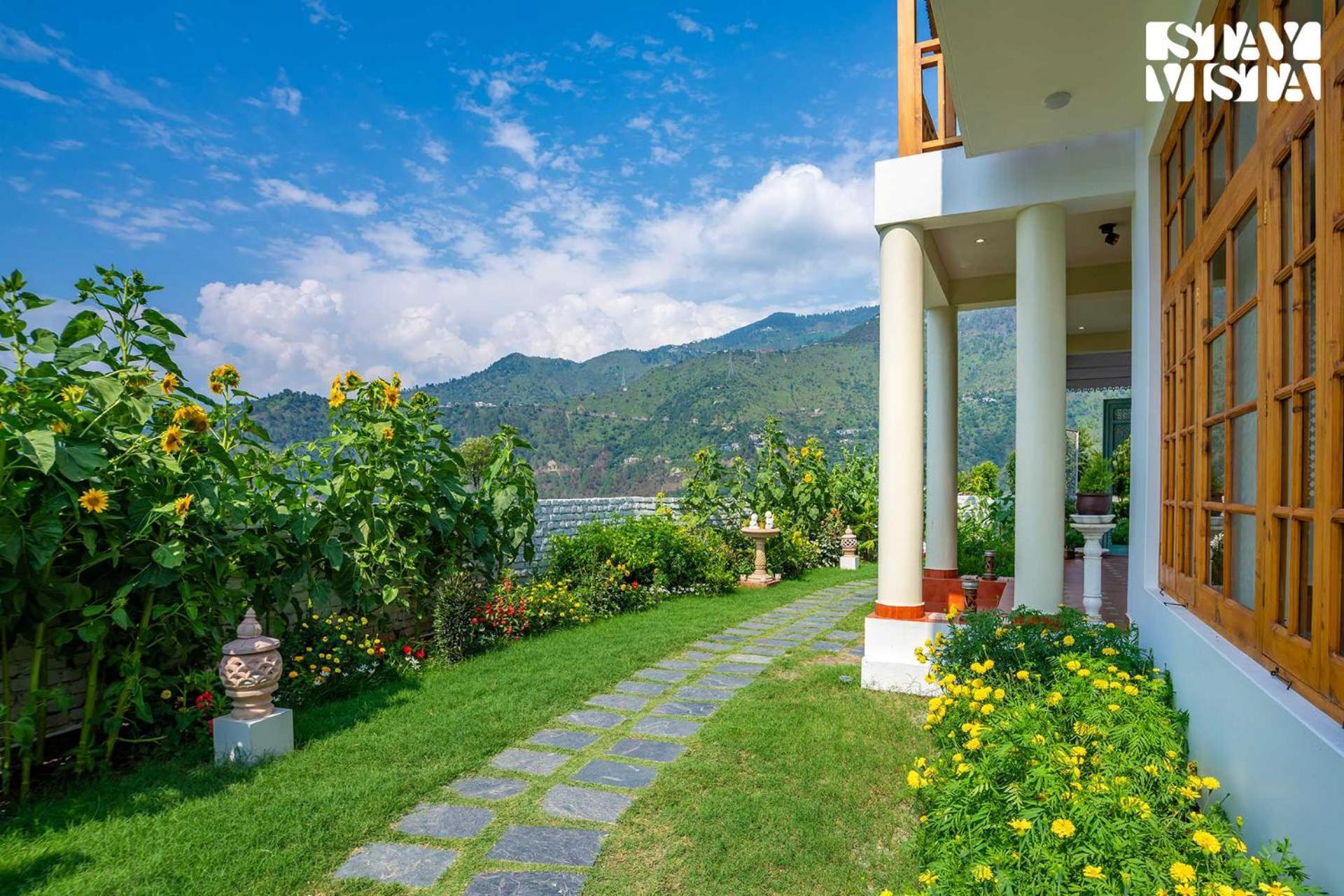 Stayvista At The Oakridge 4 Bhk Villa In Dharamshala With Jacuzzi & Balcony Chamba (Himachal Pradesh) Ngoại thất bức ảnh