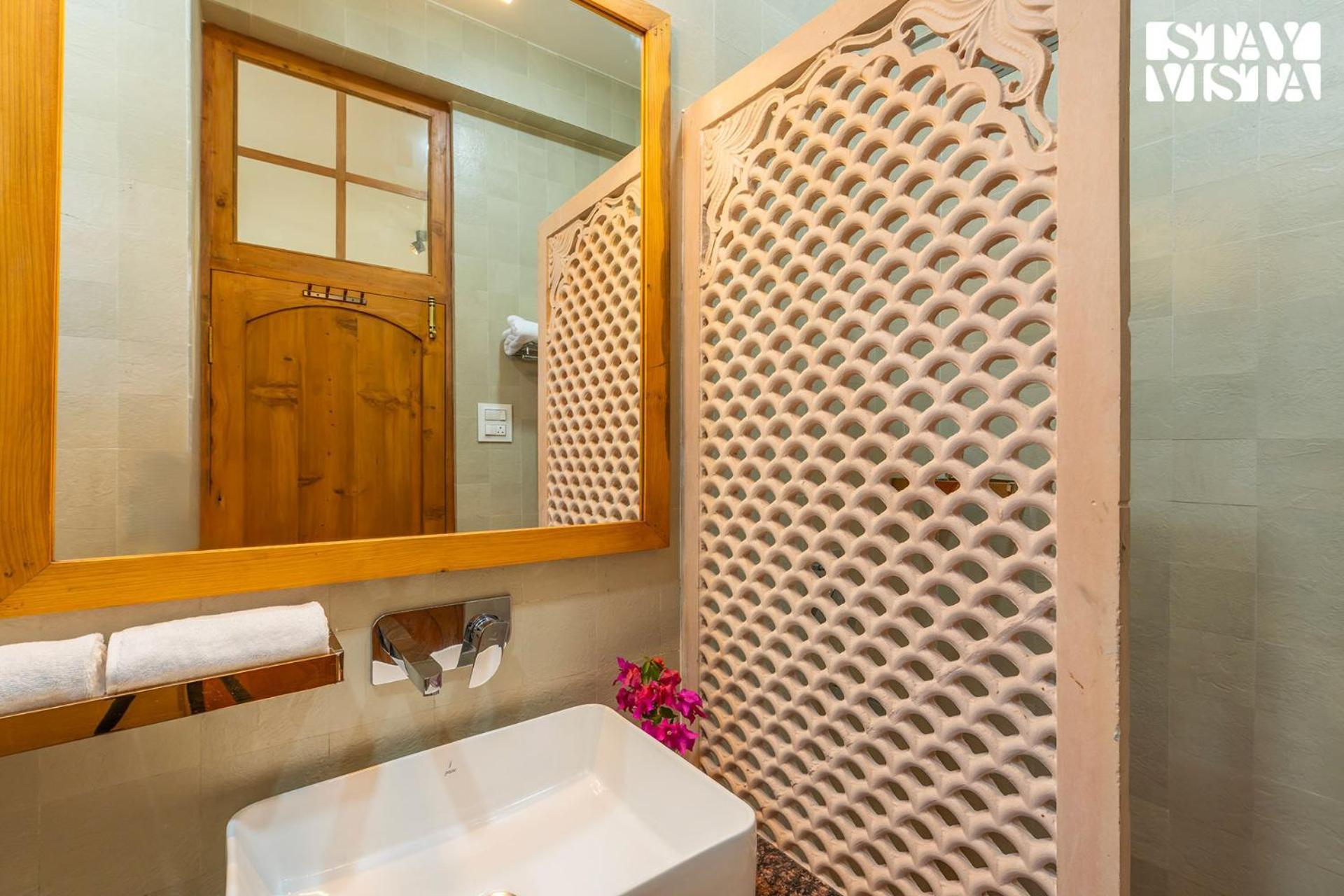 Stayvista At The Oakridge 4 Bhk Villa In Dharamshala With Jacuzzi & Balcony Chamba (Himachal Pradesh) Ngoại thất bức ảnh