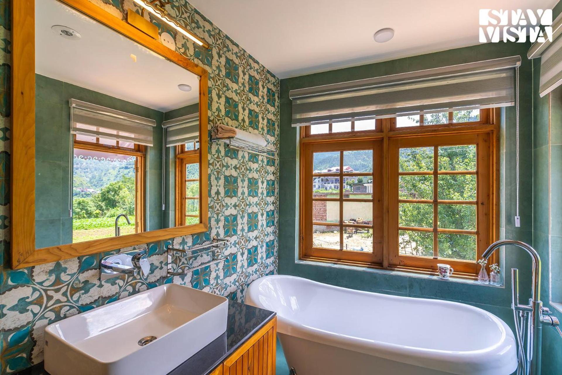 Stayvista At The Oakridge 4 Bhk Villa In Dharamshala With Jacuzzi & Balcony Chamba (Himachal Pradesh) Ngoại thất bức ảnh