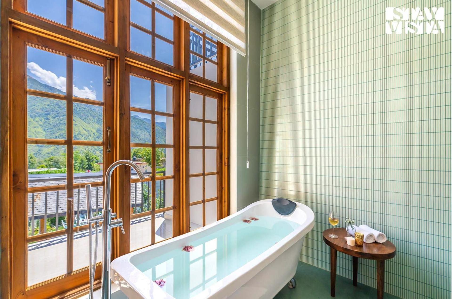 Stayvista At The Oakridge 4 Bhk Villa In Dharamshala With Jacuzzi & Balcony Chamba (Himachal Pradesh) Ngoại thất bức ảnh